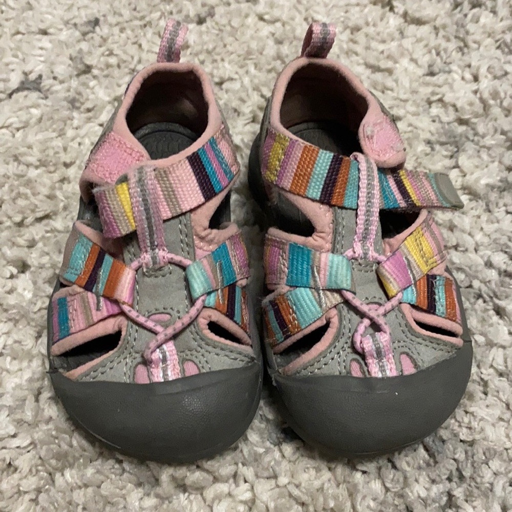 Keen size 5 shoes